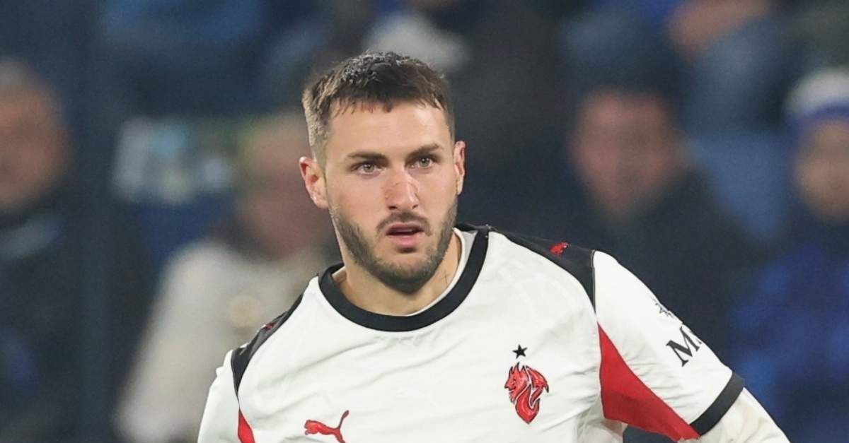 Giménez, sveglia o addio: il ‘Bebote’ si gioca la permanenza al Milan nei prossimi due mesi Giménez, sveglia o addio: il ‘Bebote’ si gioca la permanenza al Milan nei prossimi due mesi