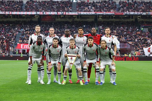 MILAN, ITALY - MARCH 21: Players of AC Milan line up prior to the Serie A match between AC Milan and Torino FC at Giuseppe Meazza Stadium on March 21, 2026 in Milan, Italy. (Photo by Claudio Villa/AC Milan via Getty Images)