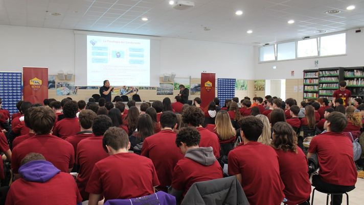 “Tieni in gioco la vita”: il progetto della Roma arriva nel Municipio VIII - immagine 1