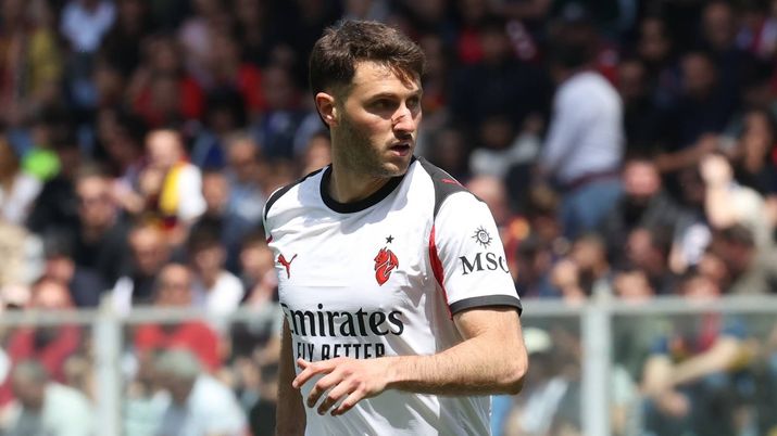 Santiago Giménez (attaccante AC Milan), qui durante Genoa-Milan 1-2 (Serie A 2025-2026) | News (Credits foto: Getty Images) Santiago Giménez, attaccante AC Milan, qui durante Genoa-Milan 1-2 di Serie A