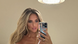 Michela Persico super sexy per la serata. Lady Rugani, look pazzesco e super décolleté