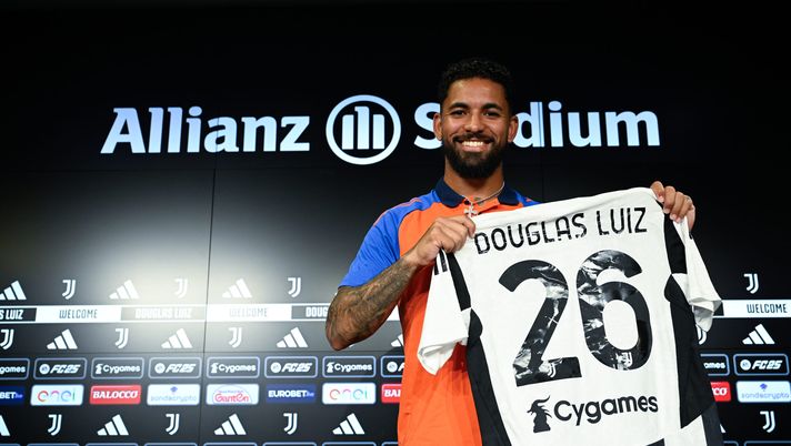Aston Villa, la cessione di Douglas Luiz ha evitato la penalizzazione: le parole del ds - immagine 1