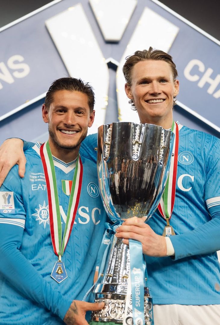 Il Napoli si è fatto il regalo migliore per Natale: gli azzurri con la Coppa- LE FOTO - immagine 2