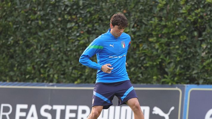 FLORENCE, ITALY - DECEMBER 20: Christian Dalle Mura of Italy during Italy training camp at Centro Tecnico Federale di Coverciano on December 20, 2022 in Florence, Italy. (Photo by Gabriele Maltinti/Getty Images) L’Under 21 vince a pochi minuti dalla fine. Spazio anche per due viola - immagine 1