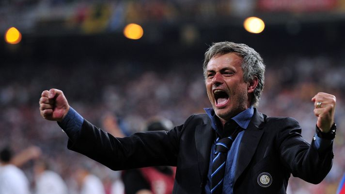 L'allenatore dell'Inter José Mourinho festeggia la vittoria della sua squadra al termine della finale di UEFA Champions League tra FC Bayern Monaco e Inter allo stadio Santiago Bernabeu il 22 maggio 2010 a Madrid, Spagna. (Foto di Shaun Botterill/Getty Images) Mourinho