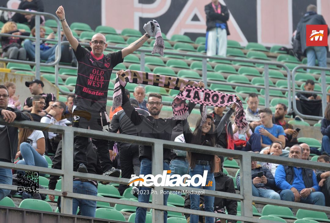 FOTOTIFO Palermo-Cittadella 0-1, gli scatti ai tifosi al “Renzo Barbera” (GALLERY) - immagine 53