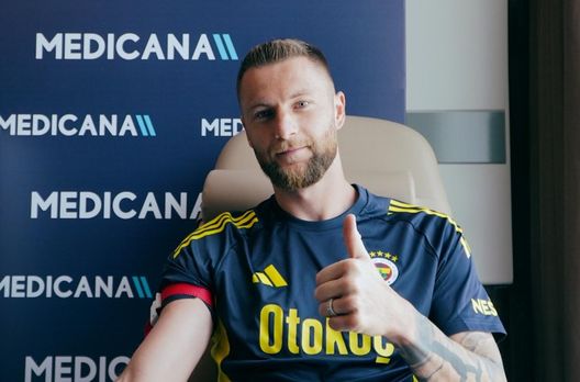 Foto stampa tratta dal sito ufficiale del club turco UFFICIALE / Skriniar è un calciatore del Fenerbahce: 4 anni di contratto per l’ex Inter- immagine 2