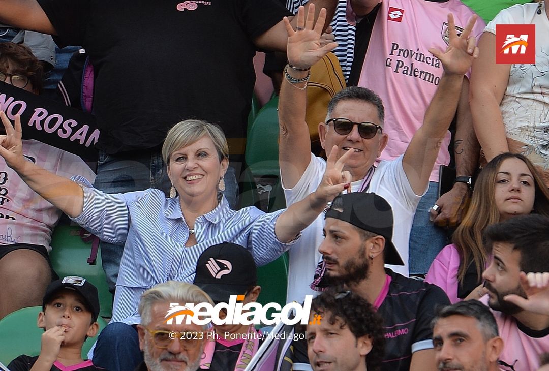 FOTOTIFO Palermo-Lecco, gli scatti ai tifosi al “Renzo Barbera” (GALLERY) - immagine 88