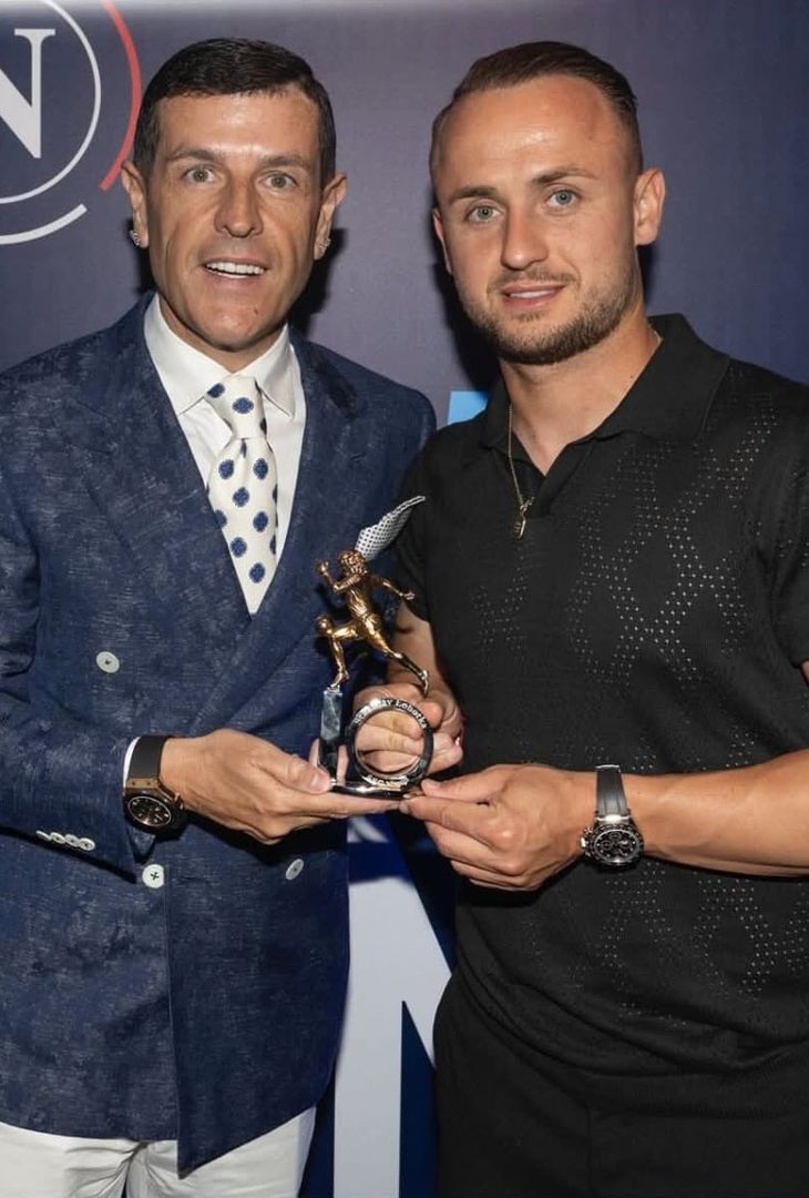 Napoli campione, Ceci ricompensa la squadra con un regalo speciale – LA FOTOGALLERY - immagine 5