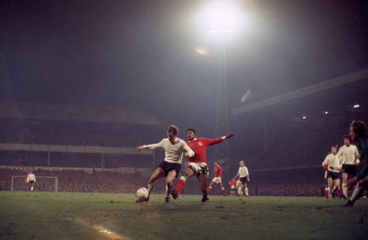 Il Portogallo presenta una maglia speciale per celebrare Eusebio- immagine 2