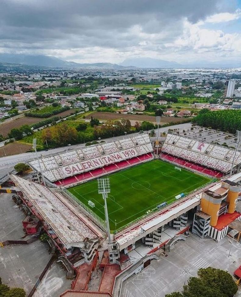 Fotografi ufficiali di Salernitana e Genoa: derby in famiglia fra padre e figlio- immagine 2