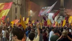 98 anni Roma, invasione dei tifosi giallorossi a Piazza Navona | VIDEO