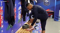 VIDEO / Naso rotto? Ecco come si allena Mbappé