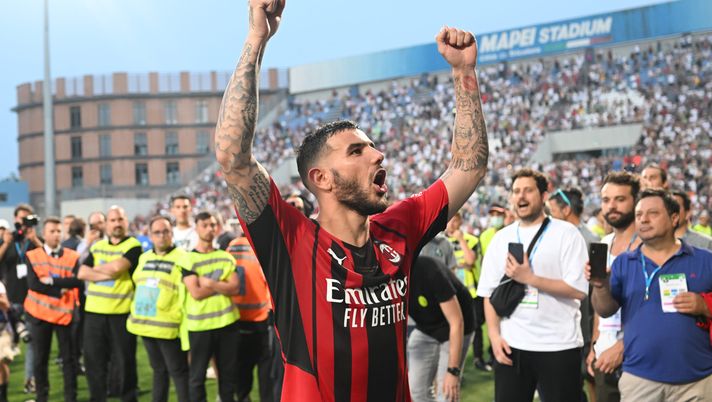 Social, Theo Hernandez lontano ma sempre rossonero: “Forza Milan!” - immagine 1