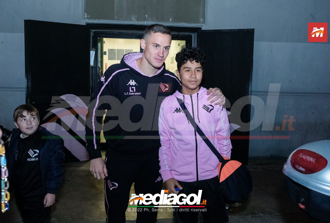 FOTO Palermo: Accardi, Saric e Gomes accendono l’albero al ‘Barbera’ (Gallery) - immagine 4