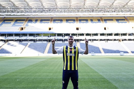 Fenerbahce, Dzeko: “Felice e orgoglioso di essere qui. Ai tifosi voglio dire una cosa”- immagine 2