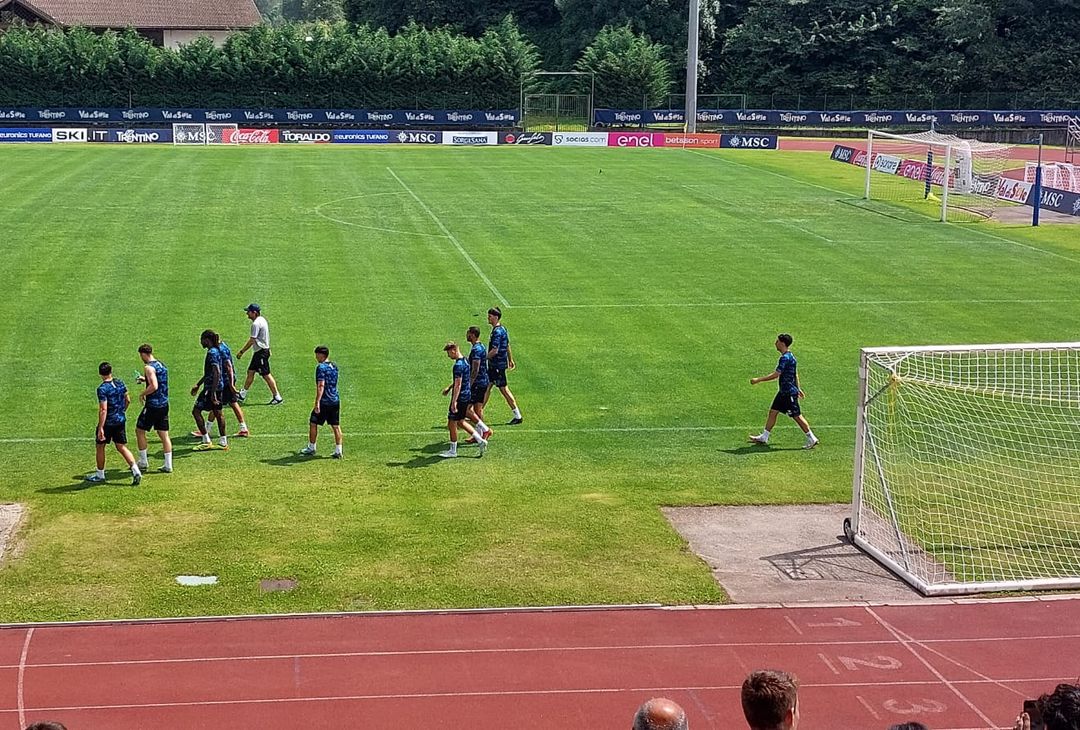 GALLERY Conte rientra in campo con una parte della squadra - immagine 7