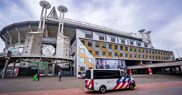 Ajax, rinviata anche la gara con l'Utrecht per sciopero della polizia