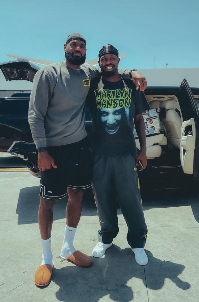 Inter, incontro speciale per Thuram: a Los Angeles saluto con LeBron James- immagine 2