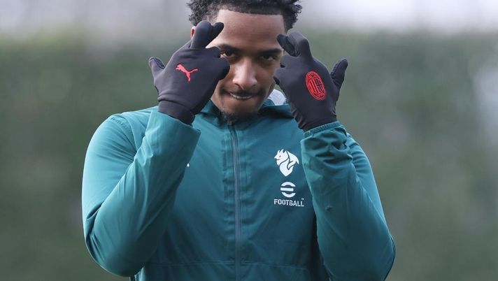 Calciomercato Milan, cessione in prestito per Vos? Ecco chi vuole l'ex Ajax