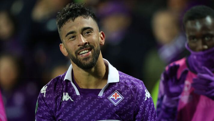 FLORENCE, ITALY - APRIL 18: Nicolás Iván González of ACF Fiorentina reacts after a goal during the UEFA Europa Conference League 2023/24 Quarter-final second leg match between ACF Fiorentina and Viktoria Plzen at Stadio Artemio Franchi on April 18, 2024 in Florence, Italy.(Photo by Gabriele Maltinti/Getty Images CorSport: “Nico Gonzalez-Fiorentina, ora l’addio è nell’aria: la situazione” - immagine 1
