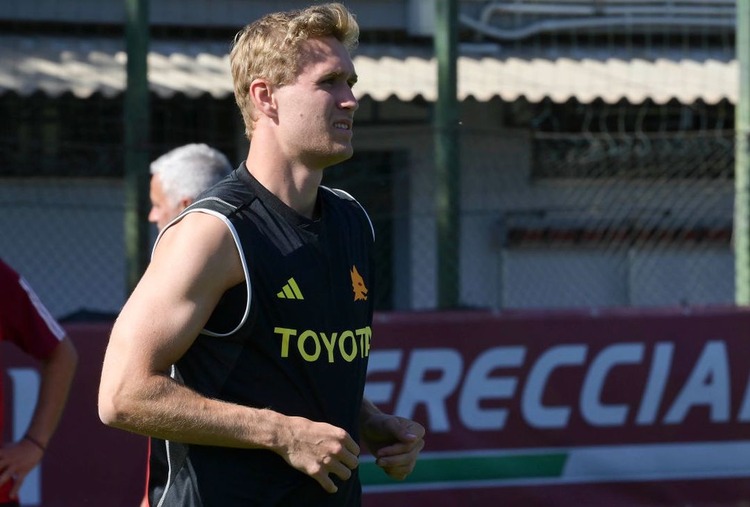 Roma, secondo giorno di ritiro. L’allenamento a Trigoria – FOTO GALLERY - immagine 14