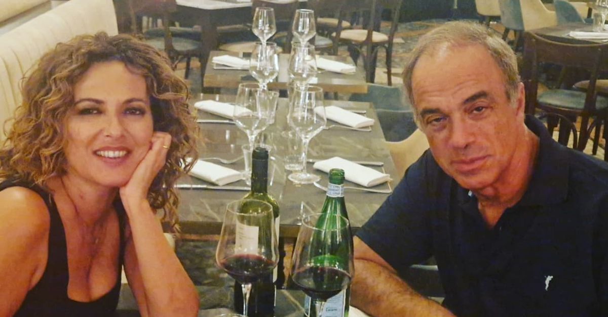 Bacio di Italiano a Vanessa Leonardi? Il marito nega: “Ma secondo voi…”