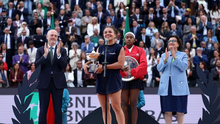 Paolini: “Nessun paragone, io sto scrivendo la mia storia. Mattarella? All’inizio non volevo…” - immagine 1