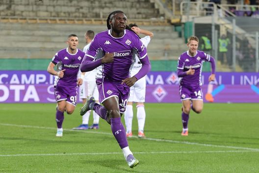 FIRENZE, ITALIA - 4 GENNAIO: Moise Kean dell'ACF Fiorentina esulta dopo aver segnato un gol durante la partita di Serie A tra ACF Fiorentina e US Cremonese all'Artemio Franchi il 4 gennaio 2026 a Firenze, Italia. (Foto di Gabriele Maltinti/Getty Images) Dove vedere Fiorentina Torino