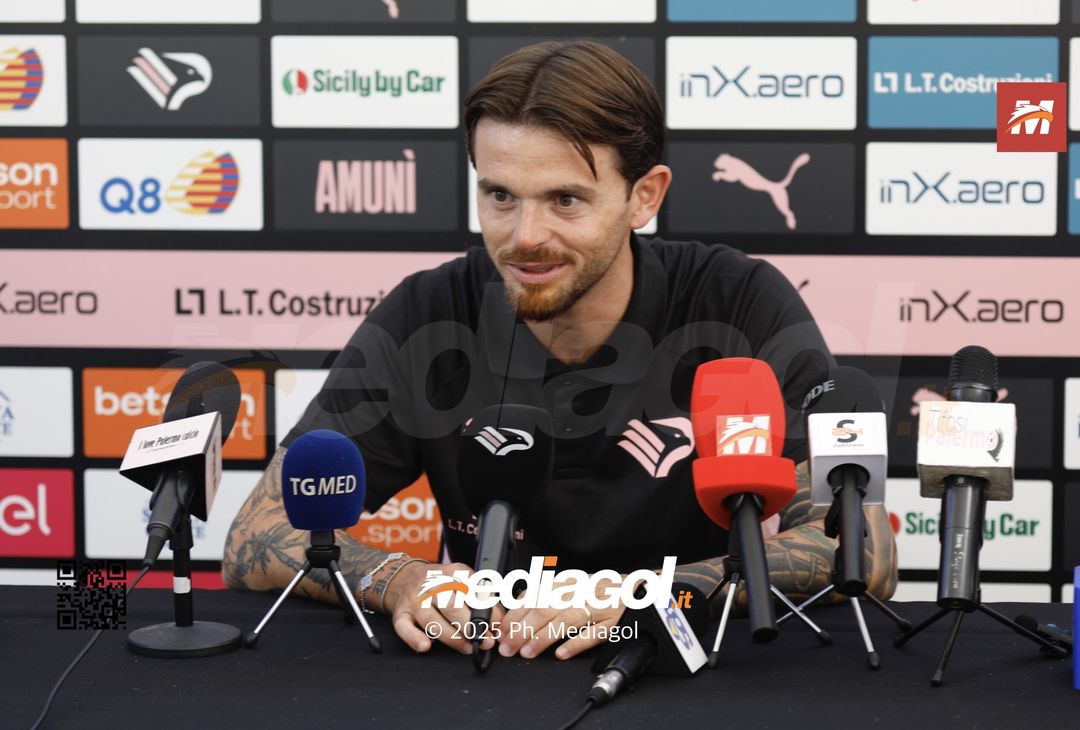 FOTO, capitan Brunori in conferenza stampa al ritiro del Palermo - immagine 14