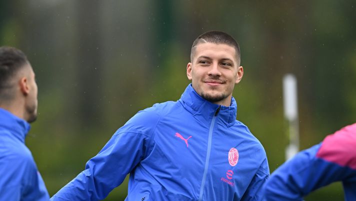 Il Milan si gode Jovic: regalato dalla Fiorentina, è pronto il rinnovo - immagine 1