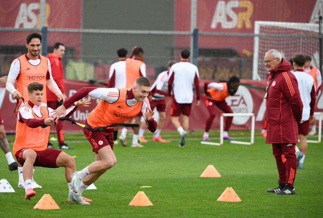 Roma, meno due giorni dal Napoli: Dybala parzialmente in gruppo – FOTO GALLERY - immagine 13