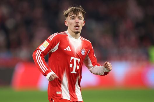 MONACO DI BAVIERA, GERMANIA - 8 FEBBRAIO: Lennart Karl del FC Bayern Monaco reagisce durante la partita di Bundesliga tra FC Bayern Monaco e TSG Hoffenheim all'Allianz Arena l'8 febbraio 2026 a Monaco di Baviera, Germania. (Foto di Alex Grimm/Getty Images) Bayern Monaco insaziabile: rimonta nel finale contro il Friburgo e raggiunge 100 gol in campionato- immagine 2