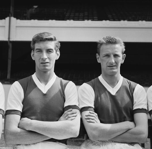 Geoff Strong e George Eastham, giocatori dell'Arsenal nel 1962. (Foto di Evening Standard/Hulton Archive/Getty Images)