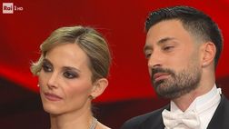 Lucarelli e l’elogio della Fialdini: “Inneschi sentimenti di invidia, ma hai personalità e non tutti…”