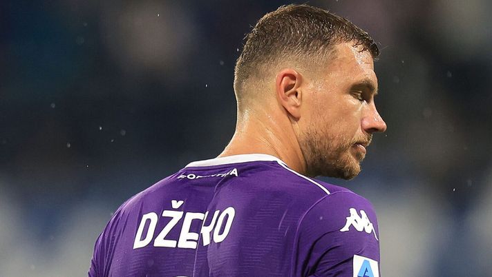 La Fiorentina si affida a Dzeko. Gazzetta: “Prova il rilancio anche in campionato” - immagine 1