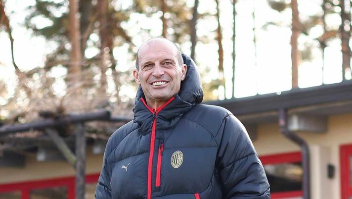 Massimiliano Allegri (allenatore AC Milan), qui durante una seduta di allenamento con i rossoneri a Milanello | Milan News (Getty Images) Allegri vuole un bomber di razza: il Milan prepara il piano sul calciomercato. Ecco per chi