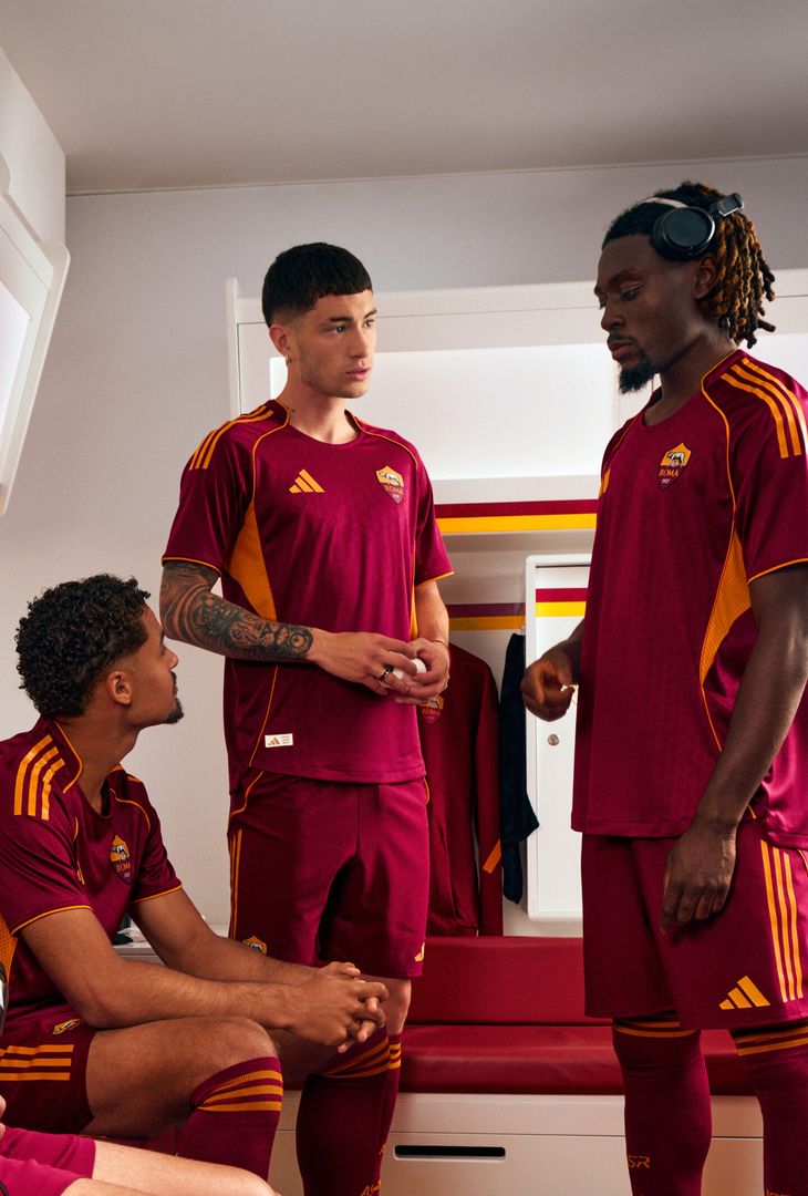 Roma, ecco le immagini della nuova maglia  – FOTO GALLERY - immagine 13