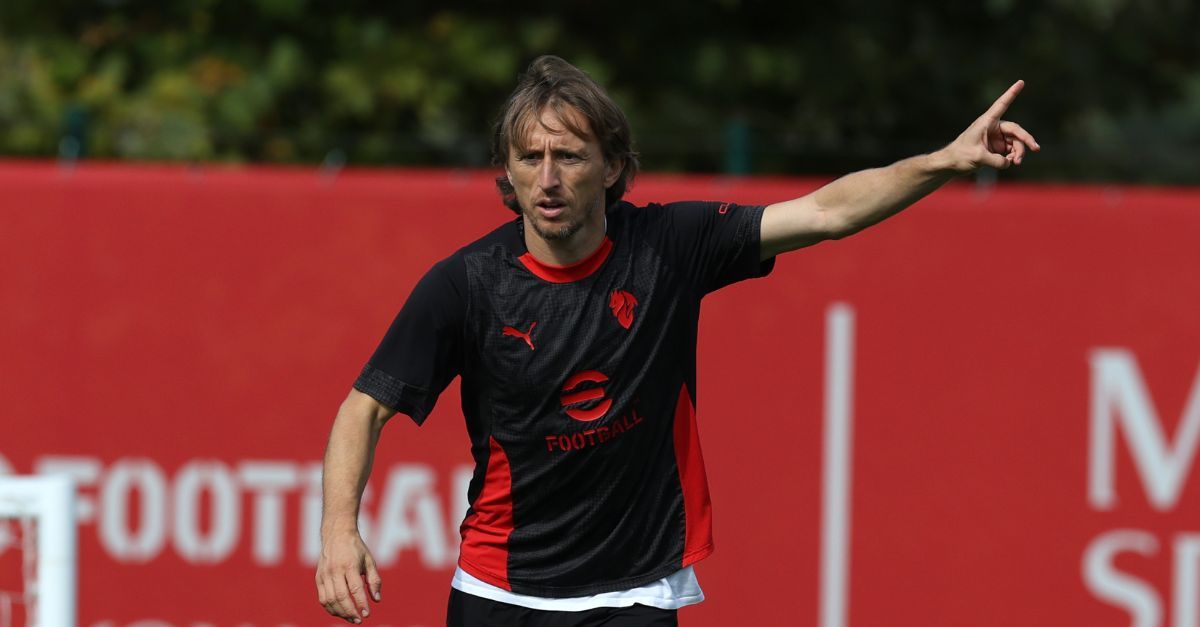 Mkhitaryan esalta Modric: “Ha fatto una carriera straordinaria e dimostra che …” Mkhitaryan esalta Modric: “Ha fatto una carriera straordinaria e dimostra che …”