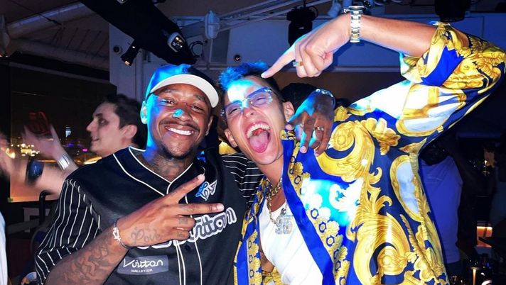 Ibiza, il Gollo scatenato: il portiere si diverte con El Shaarawy e Verratti - immagine 1