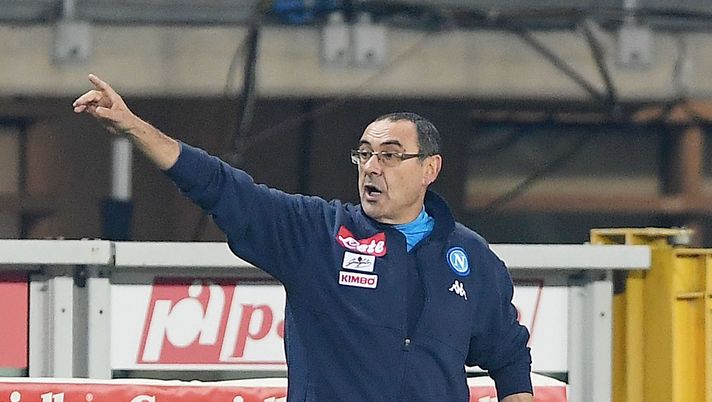 TURIN, ITALY - DECEMBER 16: Coach of SSC Napoli Maurizio Sarri gestures during the Serie A match between Torino FC and SSC Napoli at Stadio Olimpico di Torino on December 16, 2017 in Turin, Italy. (Photo by Francesco Pecoraro/Getty Images) Torino-Napoli 1-3, Sarri: “Fossi in Sinisa sarei contento. E Superga mi emoziona” - immagine 1