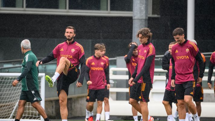 In 200 per l’allenamento dei giallorossi. Il 16 sfida al Neom, squadra senza città - immagine 1
