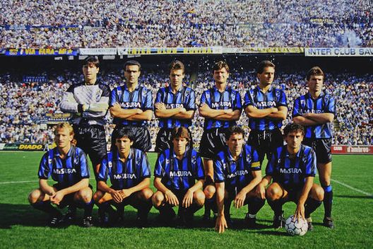 Inter, gli auguri di buon compleanno a Zenga: “Simbolo puro e autentico della storia interista”- immagine 2