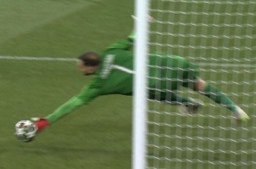 Psg-Inter è anche Donnarumma contro Sommer: le migliori parate dei due portieri- immagine 2