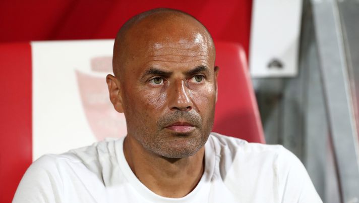 MONZA, ITALY - AUGUST 12: AC Monza coach Paolo Bianco looks on before the Pre-season Friendly match between AC Monza and FC Internazionale at U-Power Stadium on August 12, 2025 in Monza, Italy. (Photo by Marco Luzzani/Getty Images) Monza, lo 0-2 del Catanzaro non fa male: è la terza neopromossa in Serie A - immagine 1