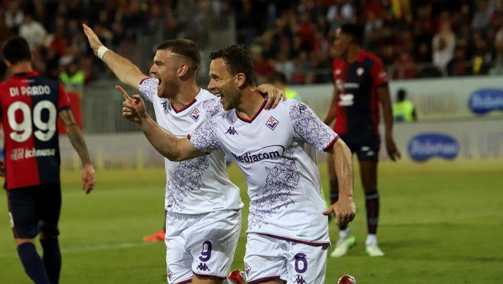 CAGLIARI, ITALY - MAY 23: Arthur of Fiorentina celebrates his goal 2-3 during the Serie A TIM match between Cagliari and ACF Fiorentina - Serie A TIM at Sardegna Arena on May 23, 2024 in Cagliari, Italy. (Photo by Enrico Locci/Getty Images) Cecchi: “Evitata la trappola Cagliari, vittoria di carattere e non di gioco” - immagine 1