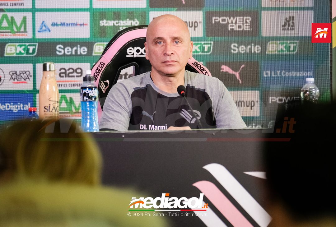 FOTO PALERMO, verso il Catanzaro: il tecnico Corini in conferenza (GALLERY) - immagine 4