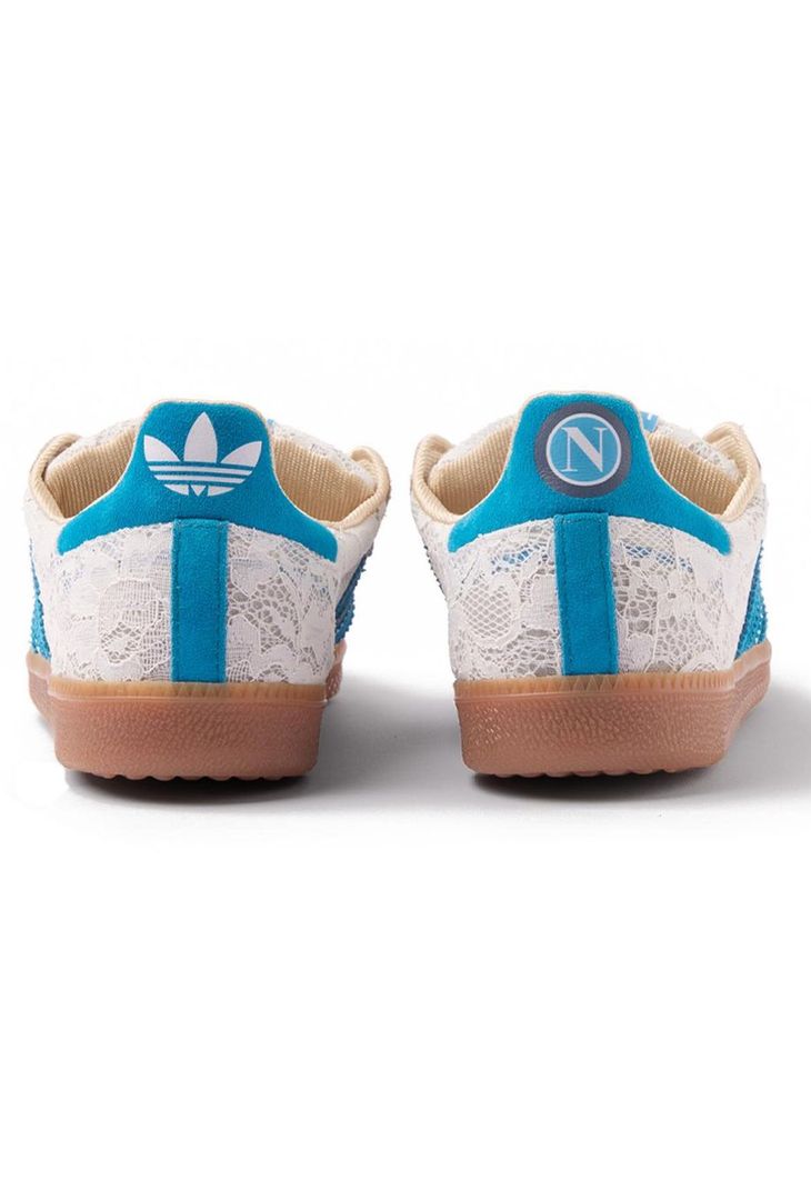 GALLERY Arrivano le scarpe del Napoli, sono opera di un designer: le foto dei modelli - immagine 4