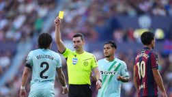 Lo strano caso del Betis: fa solo 4 falli ma prende 6 ammonizioni contro l’Espanyol