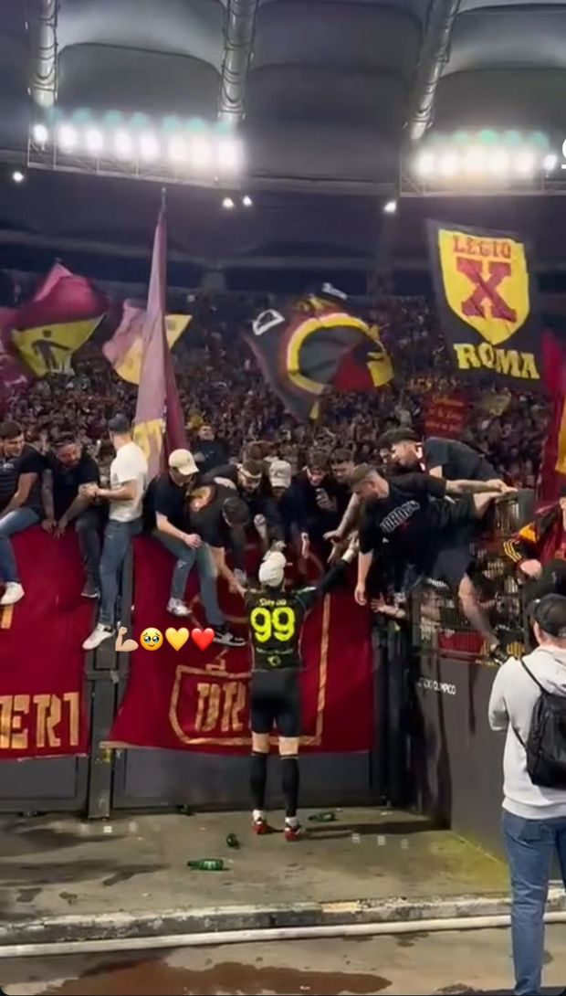 Svilar si prende l’abbraccio della curva Sud: il tenero video registrato dalla moglie- immagine 2